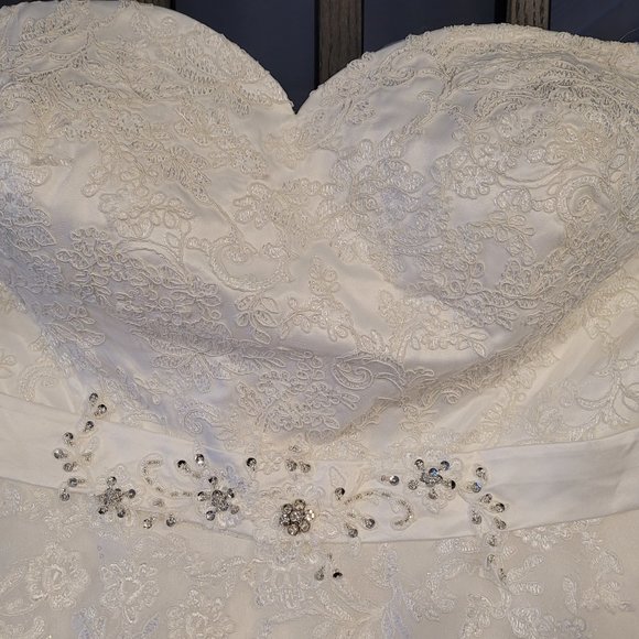 Bridal size 28 plus size Wedding Dress/Gown - Picture 1 of 8
